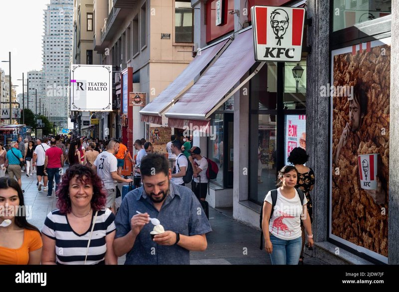 Descubre el Misterio de la Carretera de Pollo en España: Juego de Aventuras en - overview